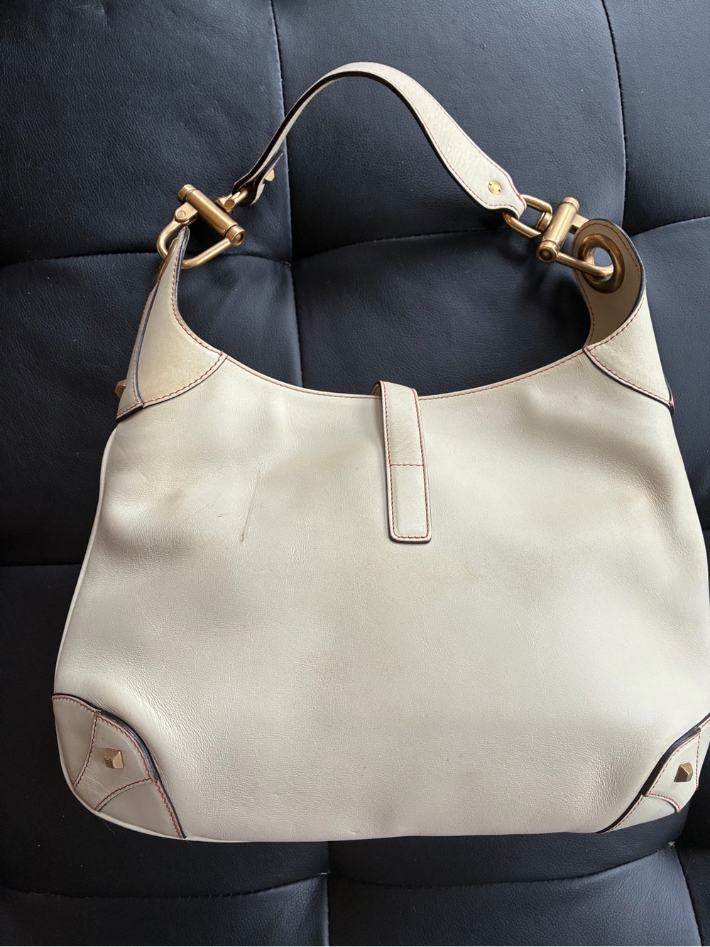 Gucci Cream Leather Jackie Nailhead Shoulder Bag with Gold Hardware - Picture 3 of 9